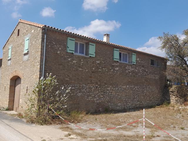 Maison vigneronne avec grande remise, garage sur grande parc