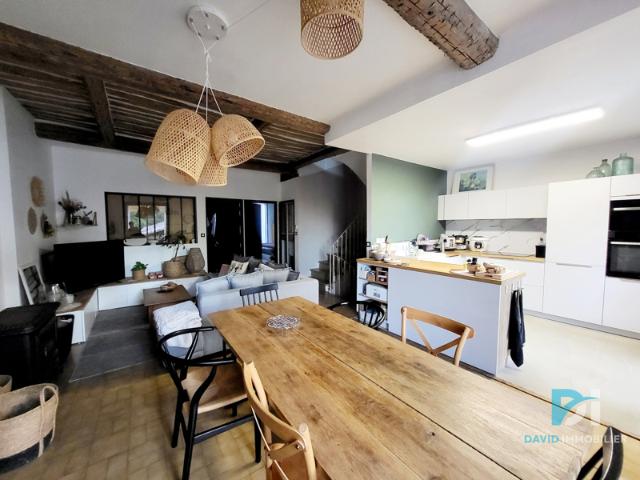 Maison vigneronne avec jardin, terrasse et grands volumes