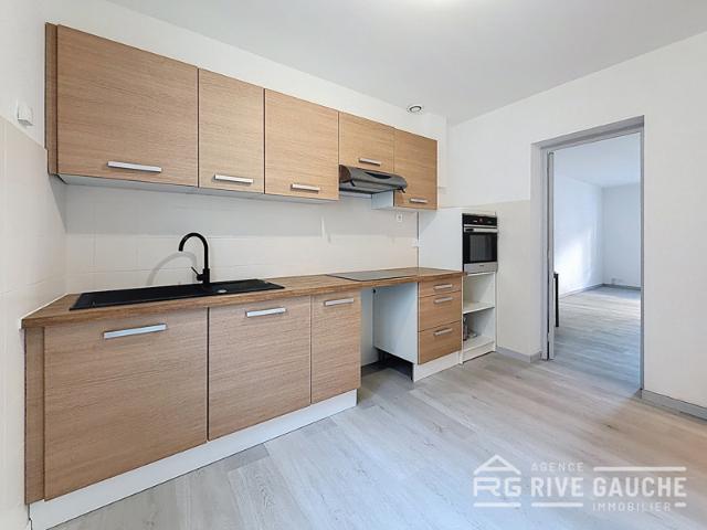 Maison de village 84 m2 Les Roches de Condrieu Garage