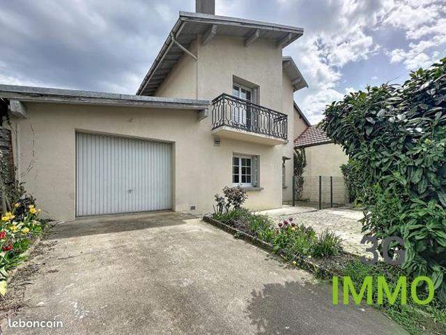 Maison village Nangy centre | Jardin clos 179m² | 3ch + garage + 2 parkings