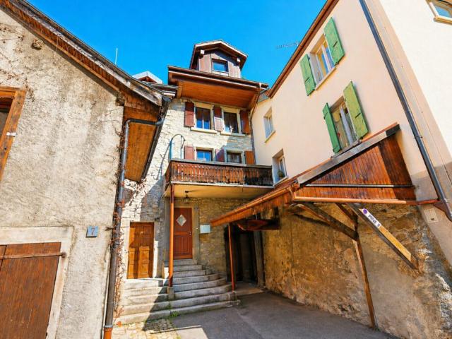 Maison villageoise contigue de 5.5 pieces avec mezzanine