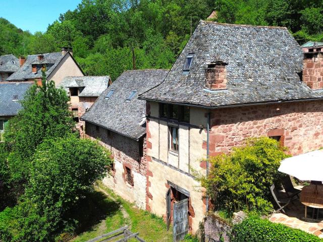 Maison Villecomtal 5 pièces 150 m2 + 76m2 aménageable sur 585 m2 de terrain