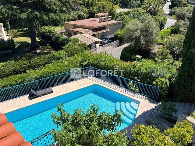 Maison Villeneuve Loubet 8 pièces 408 m2