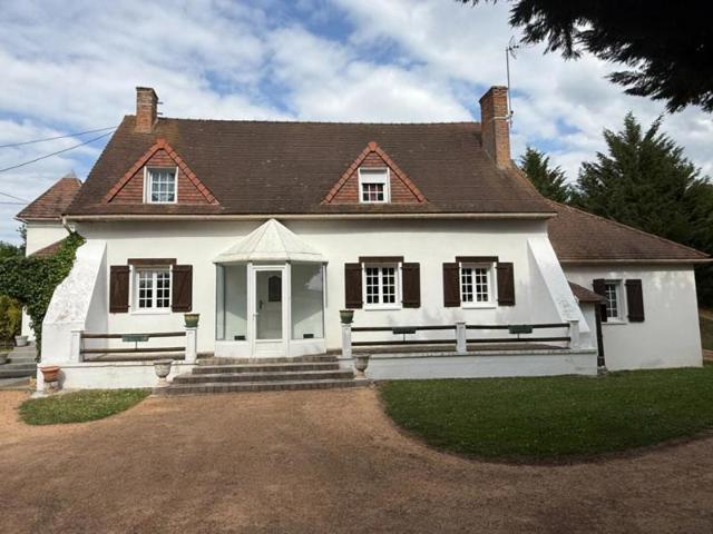 Maison Villeneuve Sur Allier 5 pièce s 220 m2