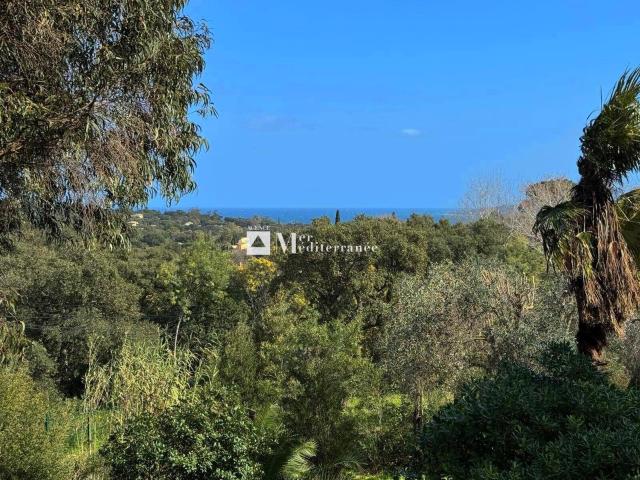 MAISON VUE MER A VENDRE ET A RENOVER A GRIMAUD 83310