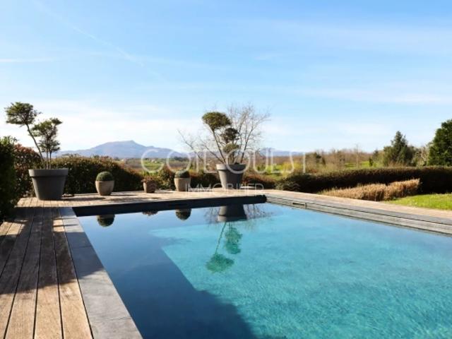 À vendre Arcangues Villa vue montagnes proche Biarritz