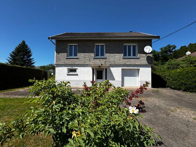MAISON VUE DEGAGEE 3 CHAMBRES GARAGE TERRAIN 1527M2 PROCHE LURE