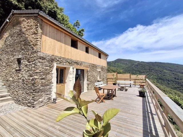 Maison vue dominante