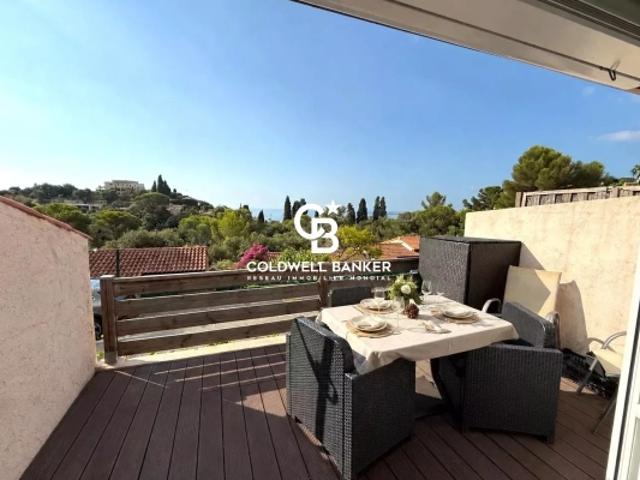Maisonette mitoyenne, terrasse vue mer et piscine