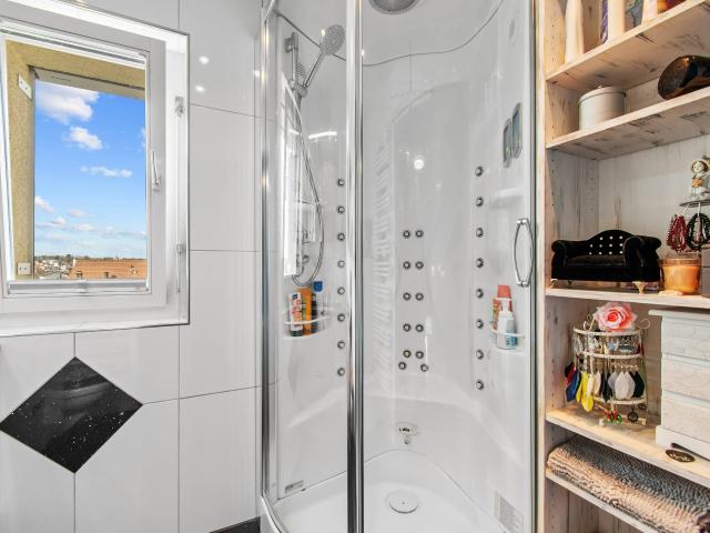 Maisonette Dachwohnung an ruhiger und sonniger Lage | dreamo. Ch
