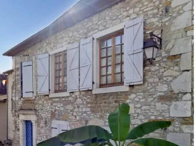 Maison/grange cœur de village
