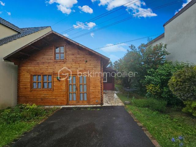Maisonnette en bois avec terrain
