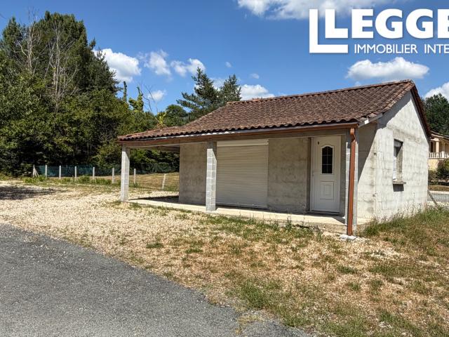 Maisonnette sur terrain de 2500m2, endroit très calme proche des commerces