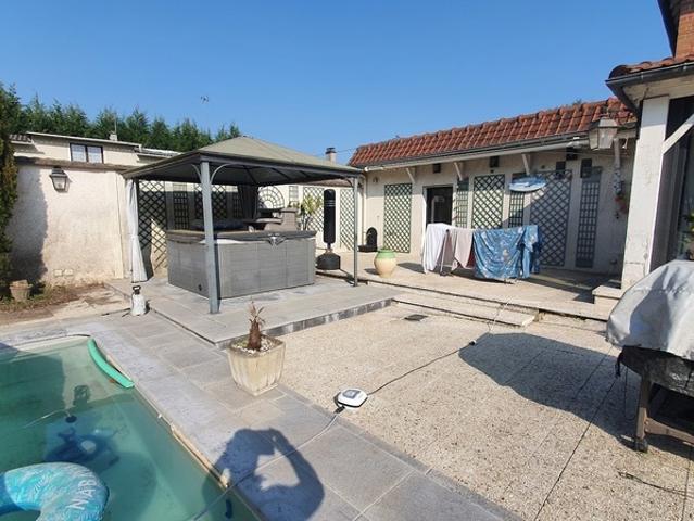 Maisons à vendre 9 pièces 241 m² sur terrain de 3000m² 60