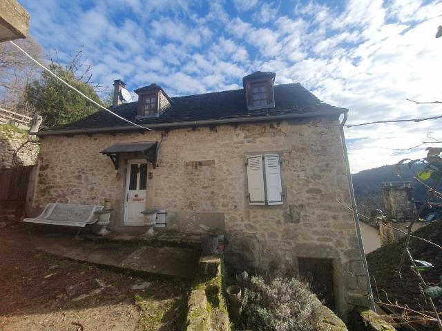MAISONS DE CARACTÈRE EN PIERRES AVEC VUE