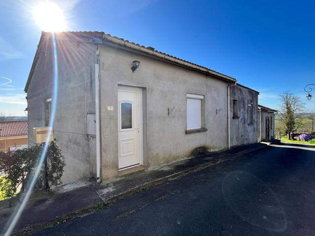 Maisons de village avec dépendances et terrain constructible 115m² Monbahus