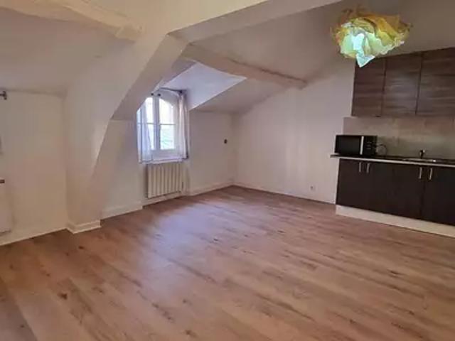 Maisons Laffitte 78600 Location appartement 1 pièce t1 au dernier étage cave