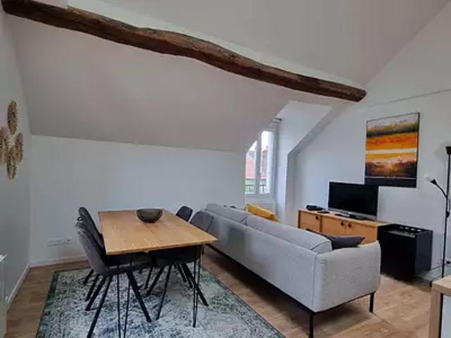 Maisons Laffitte 78600 Location appartement 3 pièces t3 au dernier étage cave