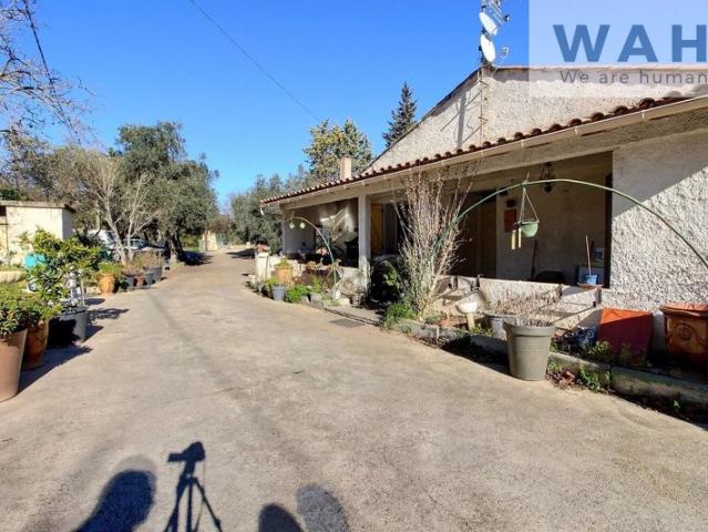 Maisons 4 P de plain pied avec une dépendance sur une parcel