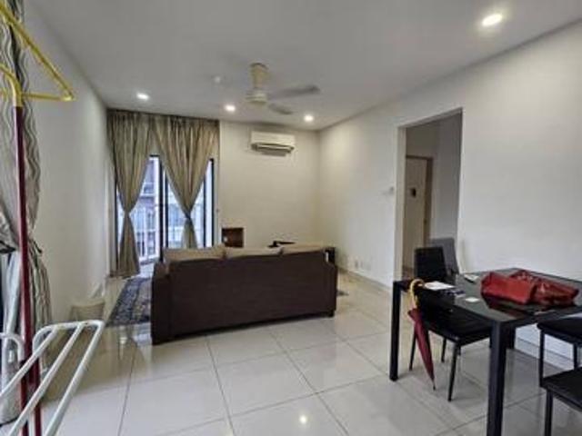 Maisson Residence Ara Damansara Almost fully furnish with 2 car park