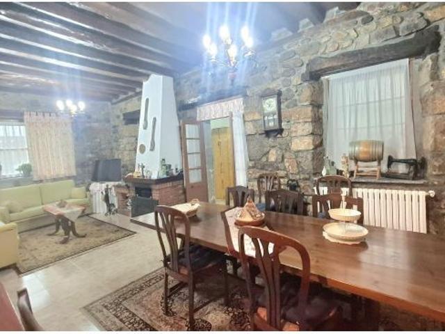 Majestuosa Casa en Lierganes Un Refugio de Historia y Luz