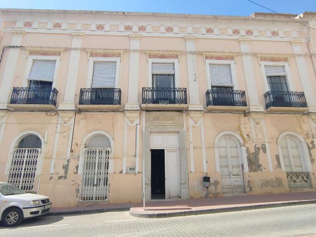 Majestuosa casa señorial para reformar en el centro histórico de Cuevas del Almanzora