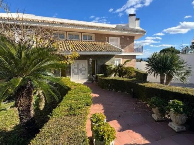 Majestuosa Villa de Autor en El Olivar, Málaga