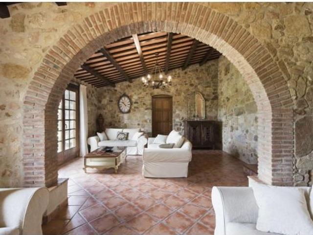 Majestusa Masia en Castell d´aro