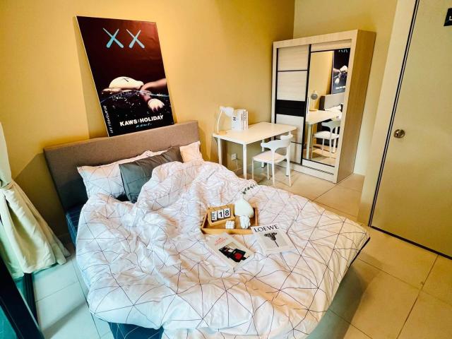 Majestic Maxim ｜ Balcony Room