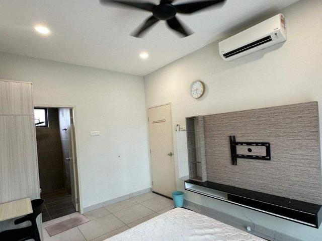 Majestic Maxim Female Unit Master RoomReady Move inNear MRT