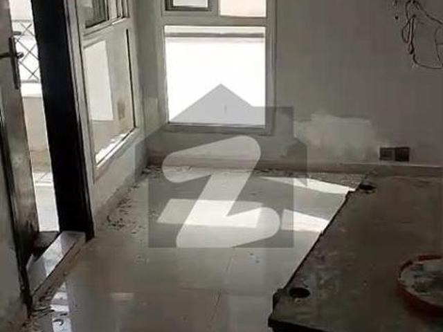 Majestic plaza near bacha party for rent 3 bed drawing lounge draining Clifton Block 8