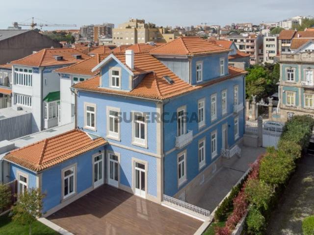 Majestoso Palacete no coração do Porto