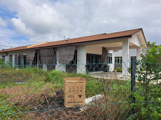 Makmur Mahkota Jaya Jalan Gambang Link Bungalow Big Land Leasehold