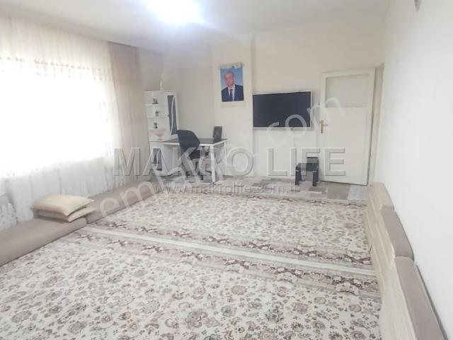 Makrolife Gayrimenkul'den Orman Park Karşısında Önü Açık Ferah 3+1 Satılık Geniş Daire