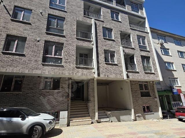 Maltepe Merkezde Atatürk Caddesi Yanıbaşında Kiralık DükkanOfis