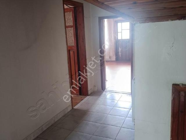 Maltepe Alt Yolda Kiralık Daire 1+1 Doğalgazlı Abonelikleri Açık