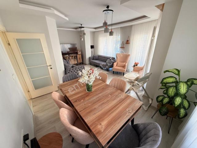 Maltepe Altayçeşme De 9 Yıllık Bina Da İskanlı 2+1 Satılık Daire