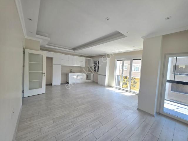 Maltepe Altayçeşme De Çarşıya Minibüse Yakın 3+1 Satılık Daire