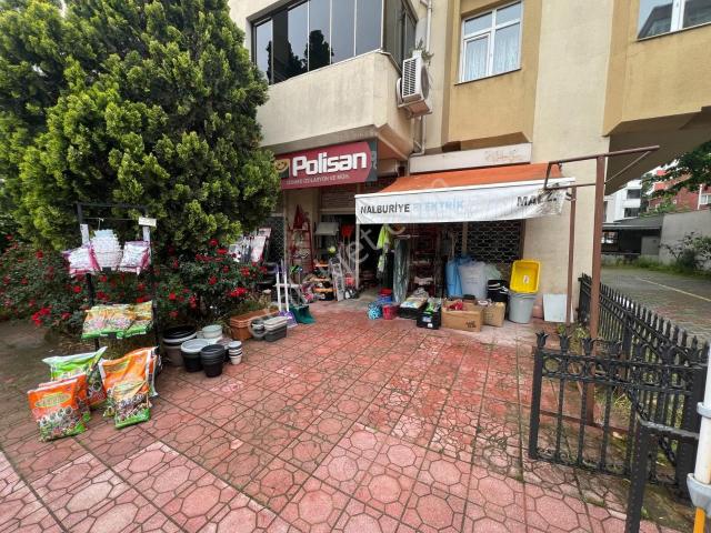 Maltepe Bağlarbaşı Satılık Geniş Dükkan