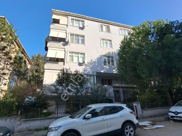 Maltepe Küçükyalı Çınarda Satılık 3+1 3.kat Balkonlu Güney Daire
