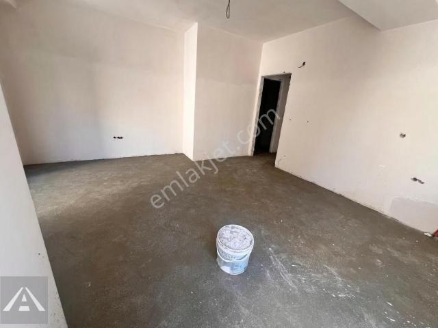 Maltepe Süreyya Plajı Balkonlu Kullanışlı Nezih Sokak 2+1