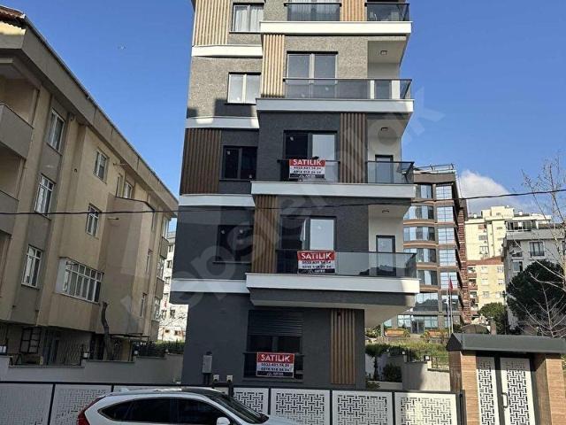Maltepe Zümrütevler Subayevlerinde Metroya Yakın 3+1