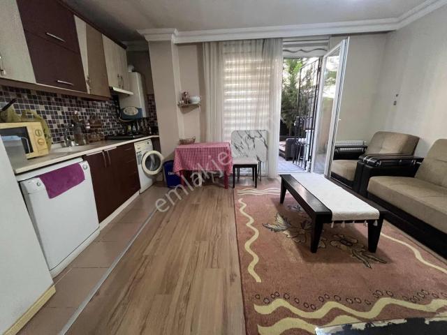 Maltepe Zümrütevlerde Bahce Kat 1+1 Bahçe Kulanımlı Full Eşyalı