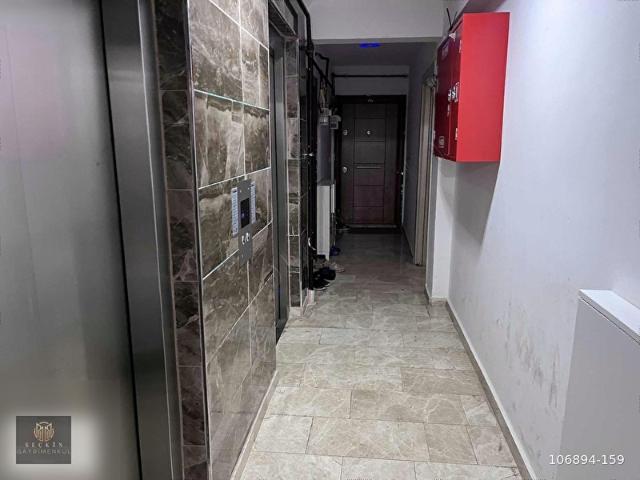 MALTEPE ZÜMRÜTEVLERDE GENÇ BİNADA OTOPARKLI 2+1 8KAT FERAH DAİRE