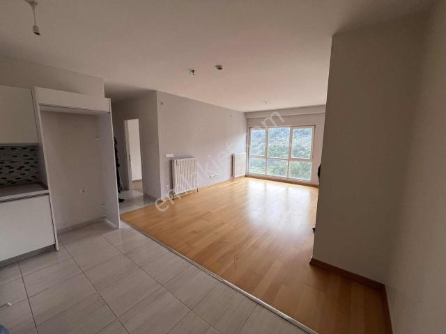 Maltepe Zümrütevlerde Full Ada Sitesi İçerisinde 2+1 13.kat