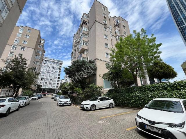 Maltepe'de Site İçerisinde Metroya Yakın Satılık Daire | Tekce