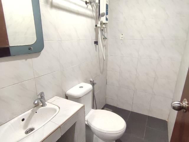 Maluri 7 minute lrt/mrt to aeon in 3 minutes ️ attached bathroom and zero deposit!