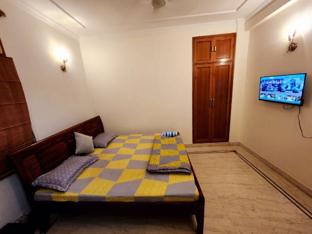 Malviya Nagar, South Delhi 2 Bedroom 1200 Sq. Ft. Builder Floor in Malviya Nagar Delhi Listing ID: #10278