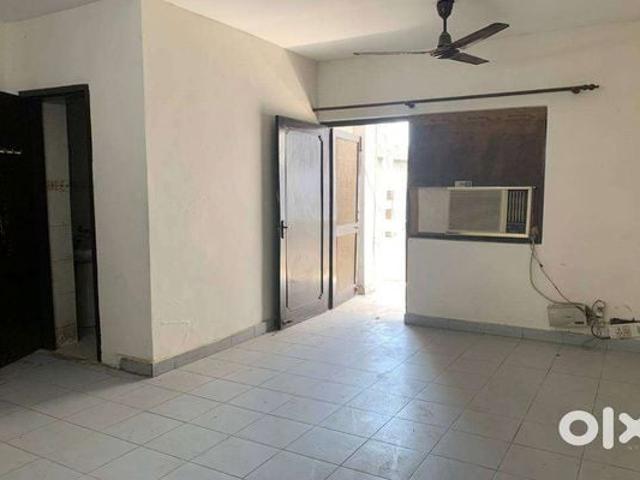 Malviya Nagar, South Delhi 3 Bedroom 200 Sq. Yd. Builder Floor in Malviya Nagar Delhi Listing ID: #10073