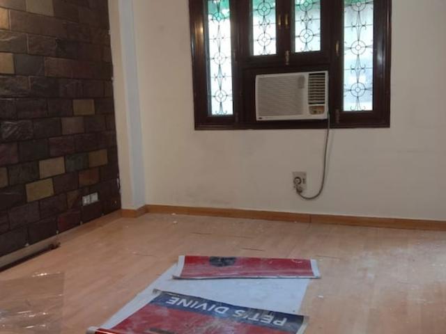 Malviya Nagar 3 Bedroom 200 Sq. Yd. Builder Floor in Malviya Nagar Delhi Listing ID: #10189